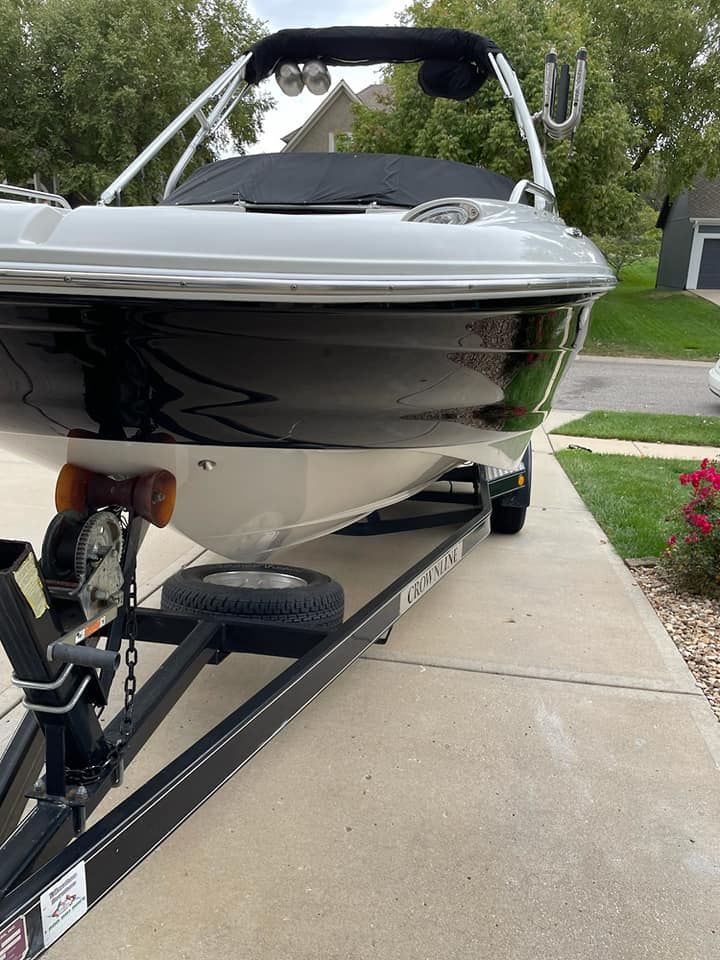Crownline Exterior Detail