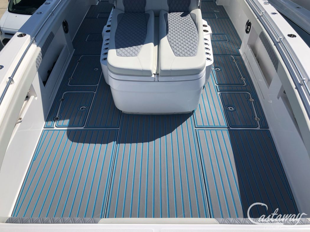 Invincible 40 Catamaran SeaDek