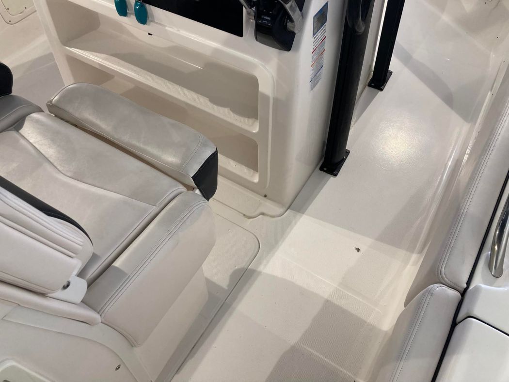 Robolo Center Console SeaDek Flooring