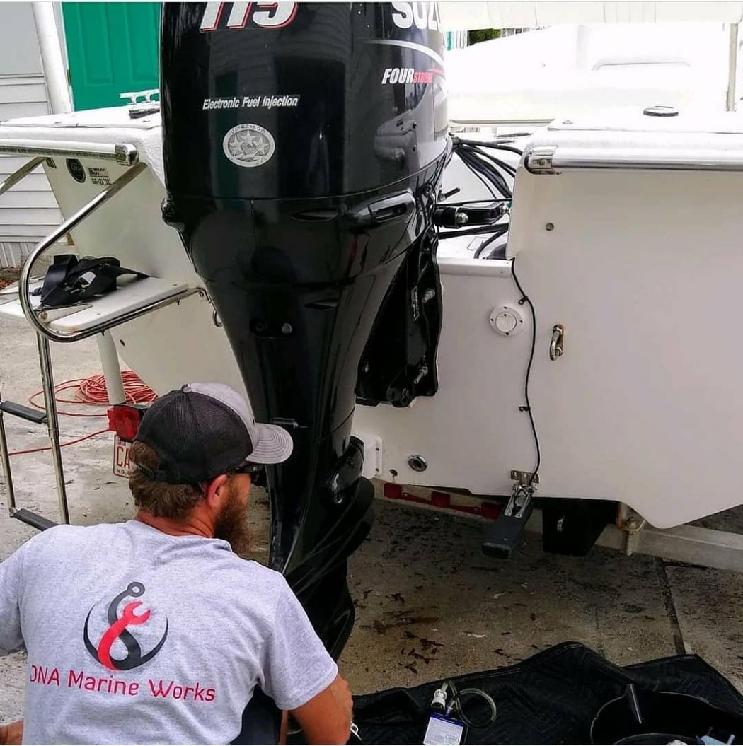 Outboard Motor Mechanic