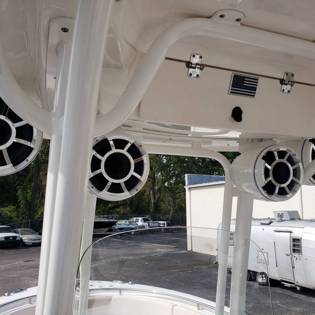 Robalo 242 Marine Audio