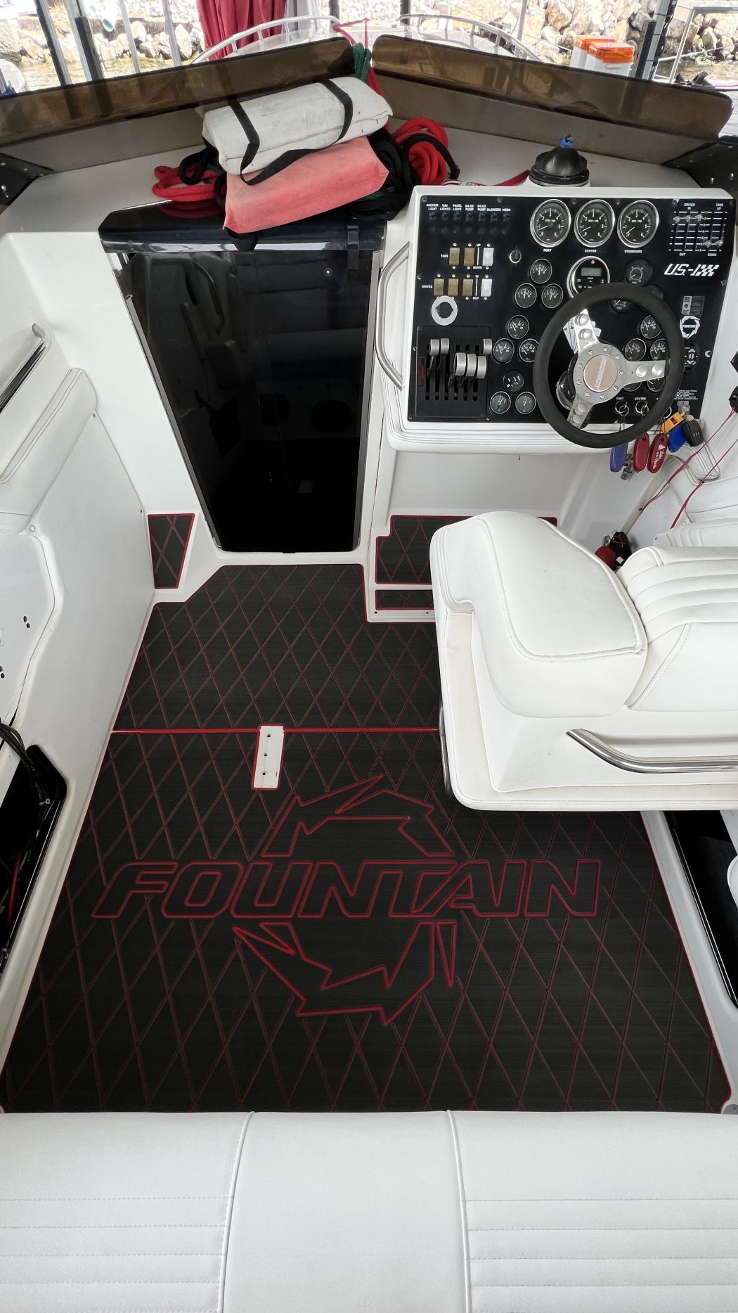 1999 Fountain 42 Marine Flooring