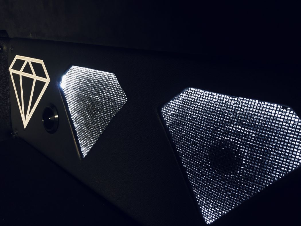 52 MTI Black Diamond With Bluave Audio System