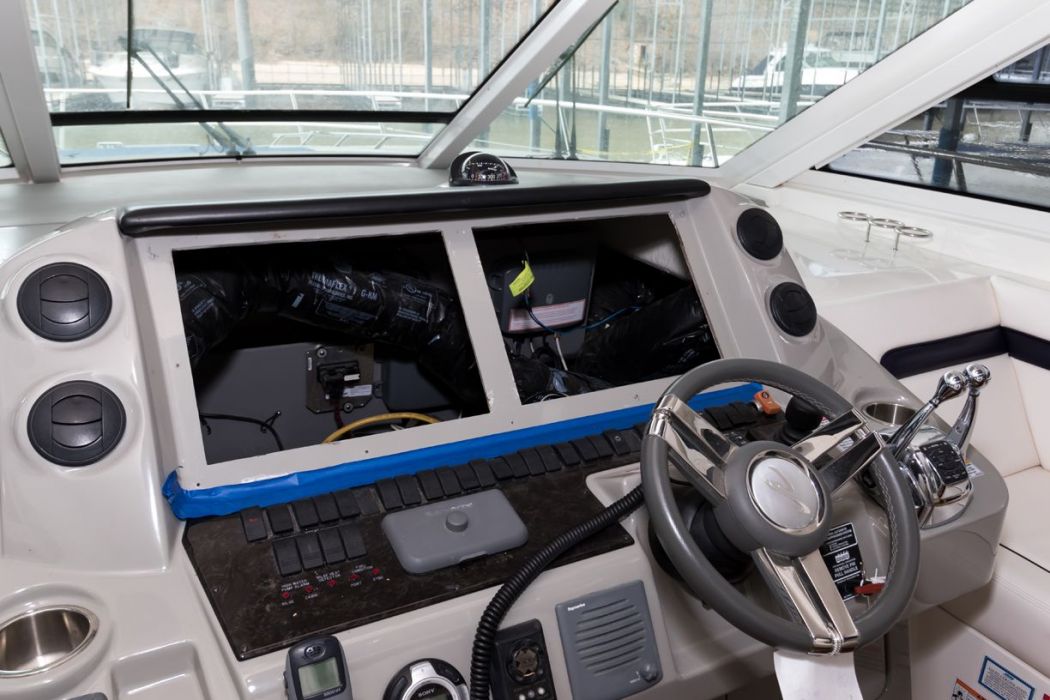 Raymarine Axiom Displays