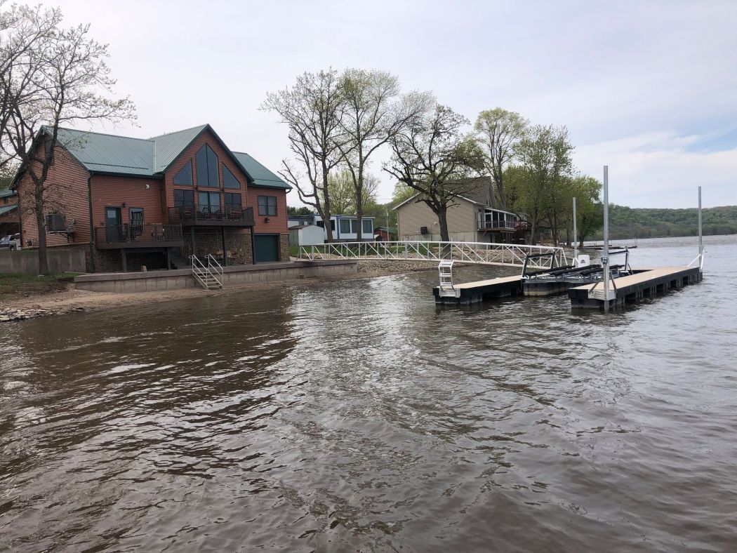 Wahoo Dock With Roto Lift