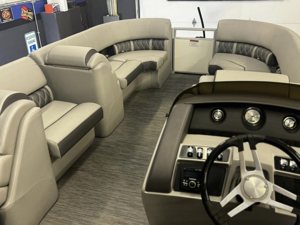 Pontoon Polishing Linden Michigan