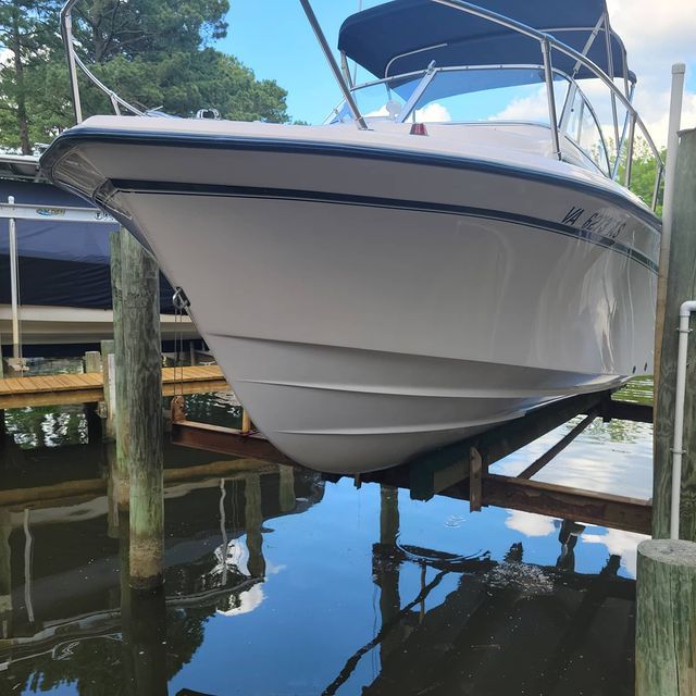 21 Grady White Boat Detailing