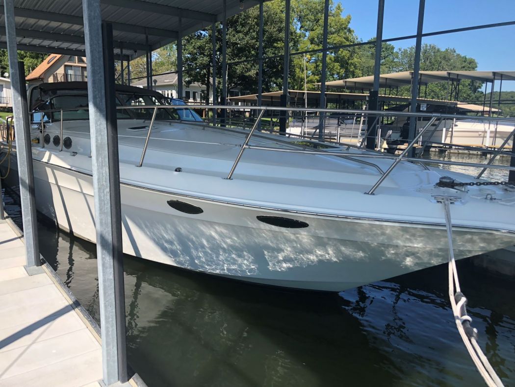 1997 SeaRay 400 EC Received A Surpass 5 Year SiO2 Ceramic Coating
