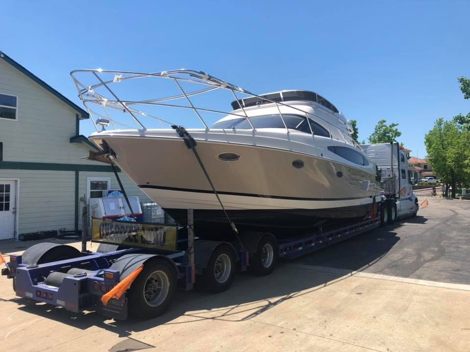 Regal 3880 Boat Transport