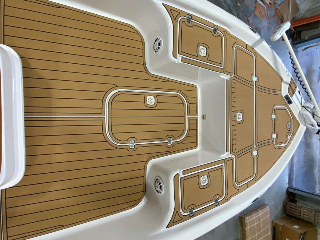 2004 Fishmaster SeaDek Installation