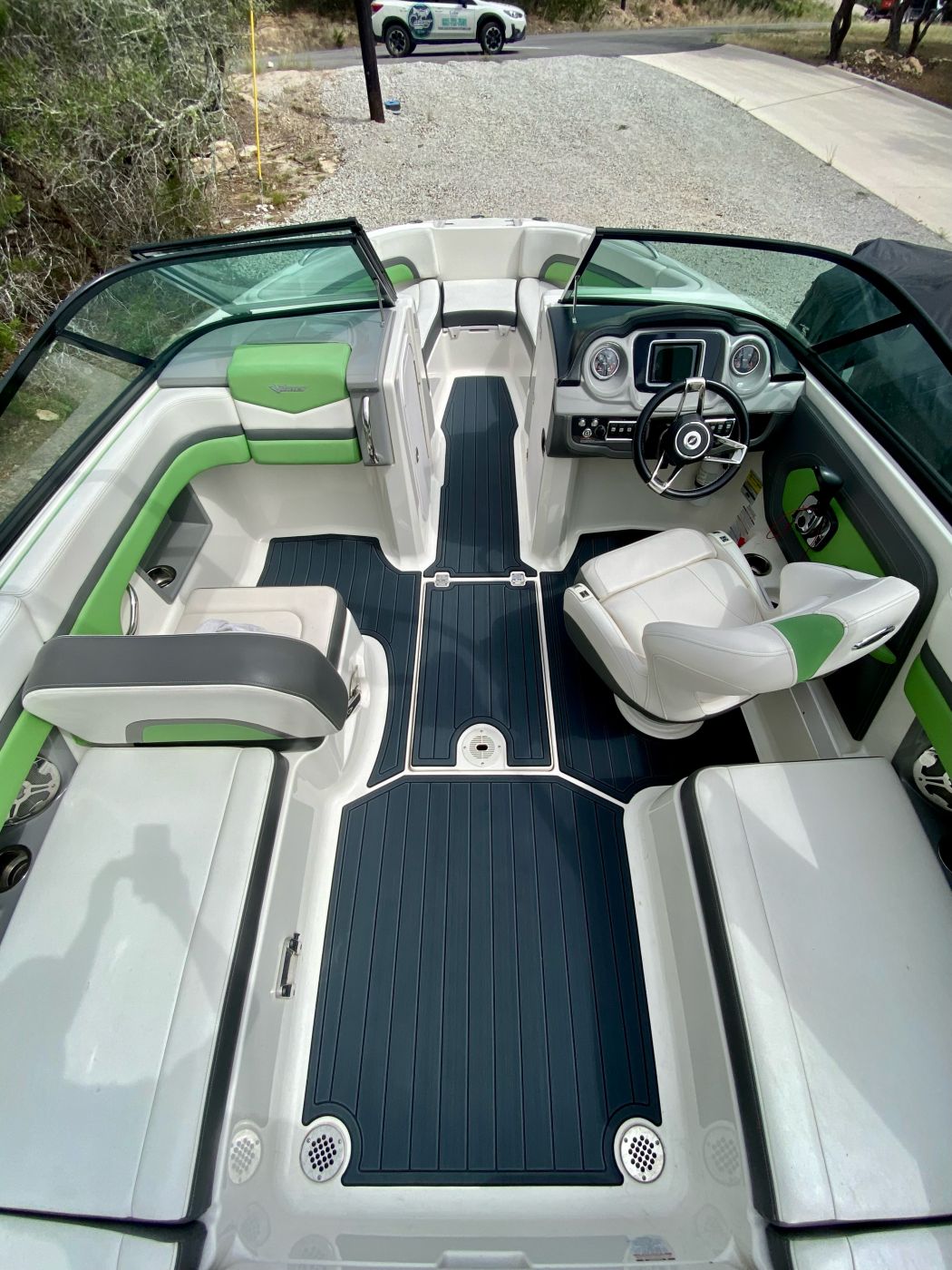 Chaparral 223 VRX SeaDek Installation