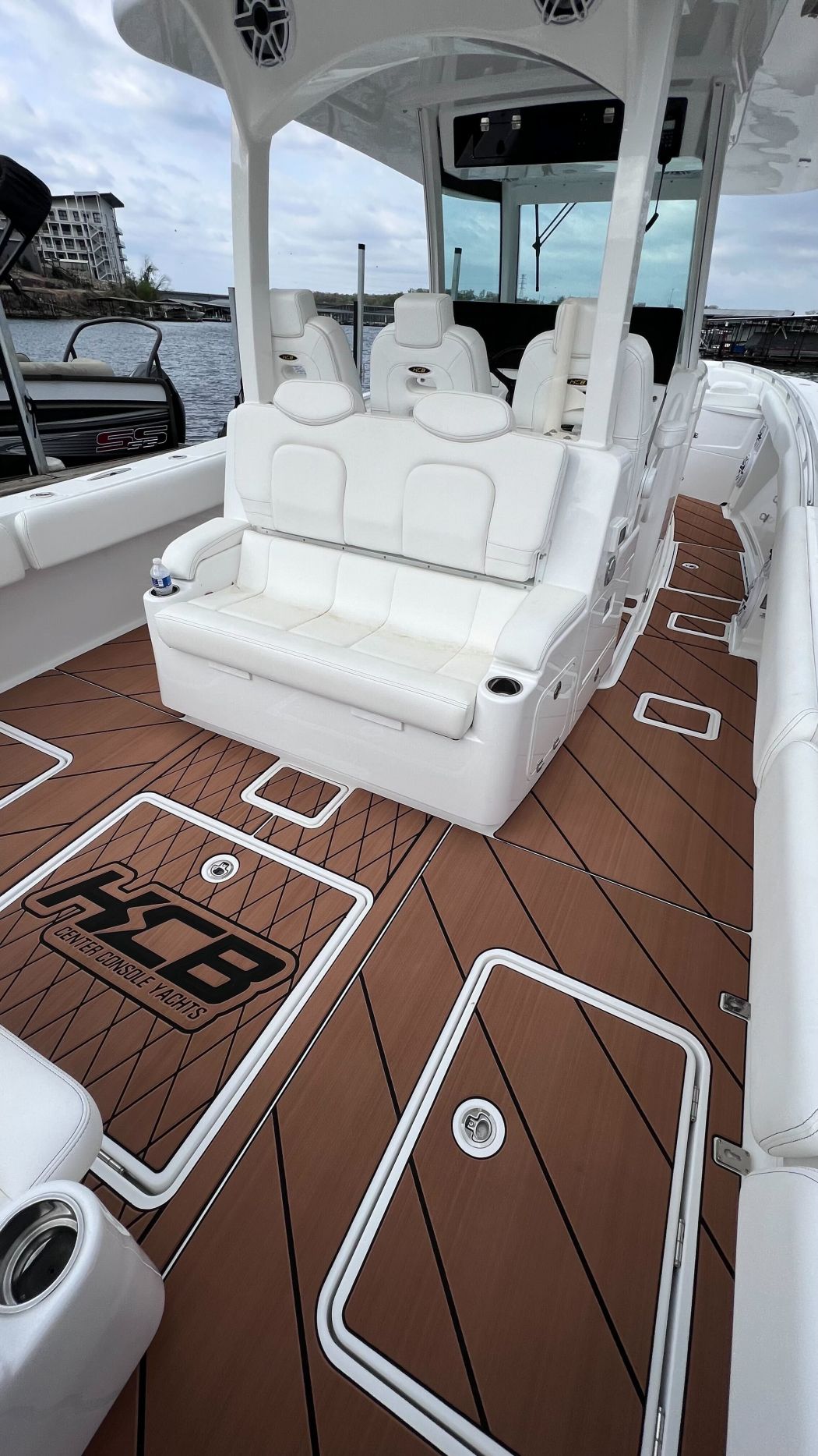 2023 HCB 39 Special Marine Flooring