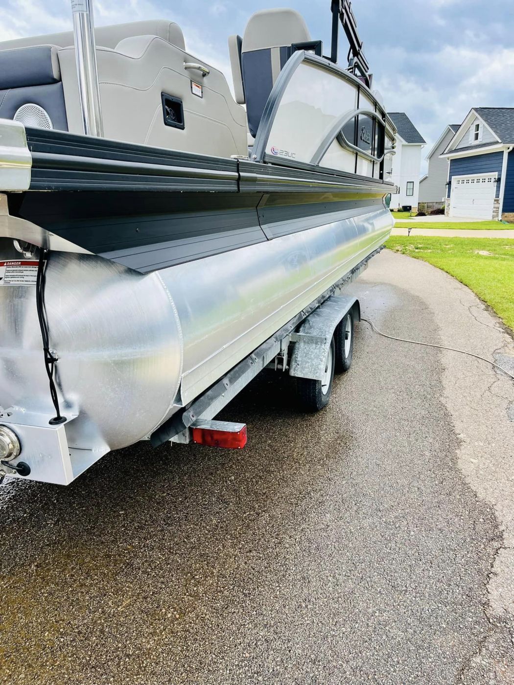 Pontoon Cleaning