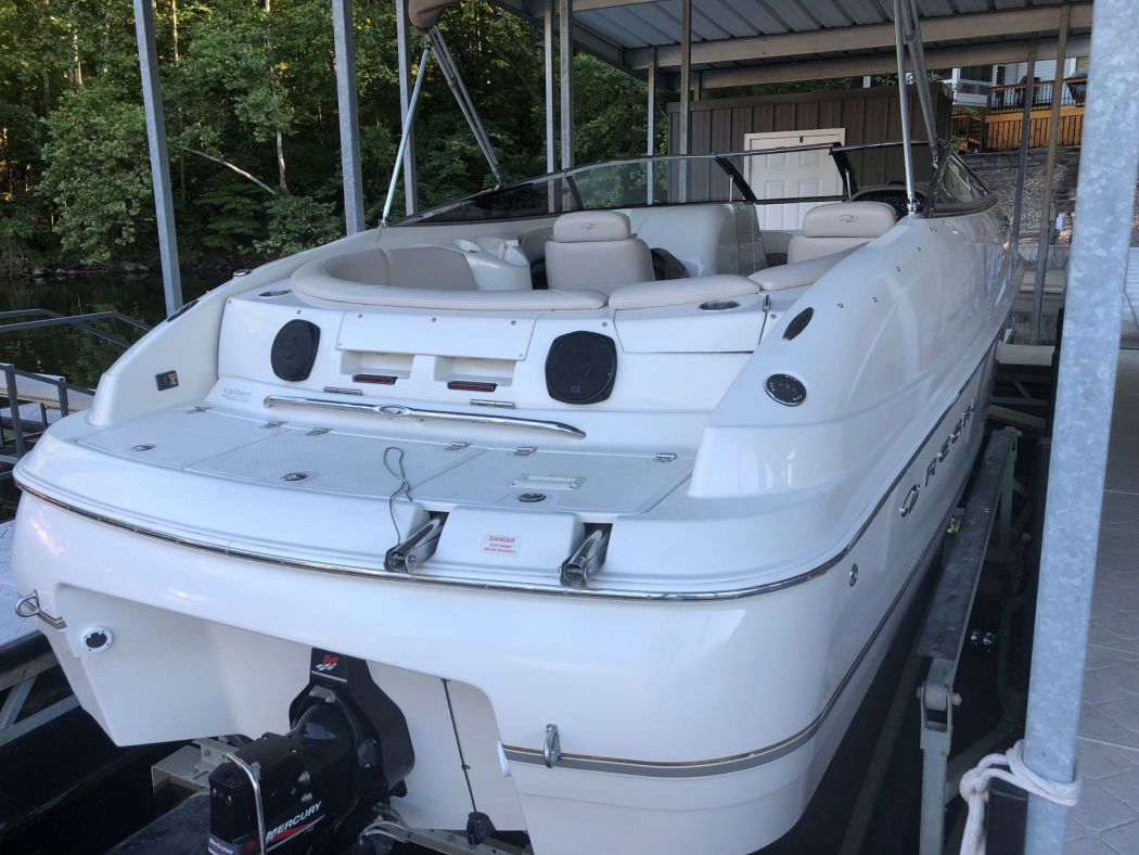 2002 2400 Rinker BR Received A Surpass 5 Year SiO2 Ceramic Coating