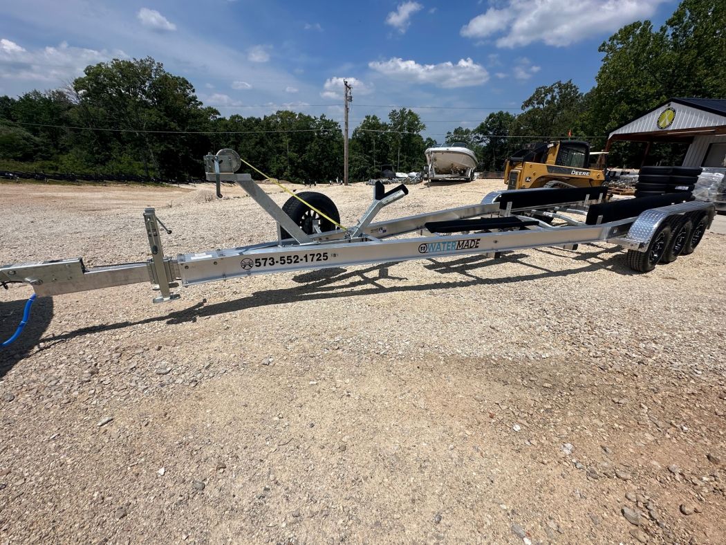 300 LS Crownline Trailer