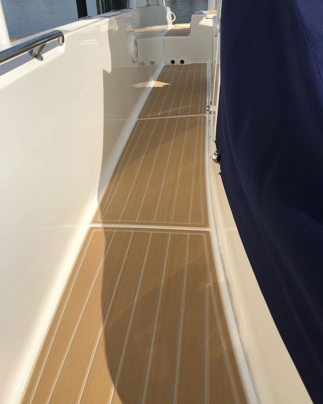Boston Whaler 270 SeaDek Flooring