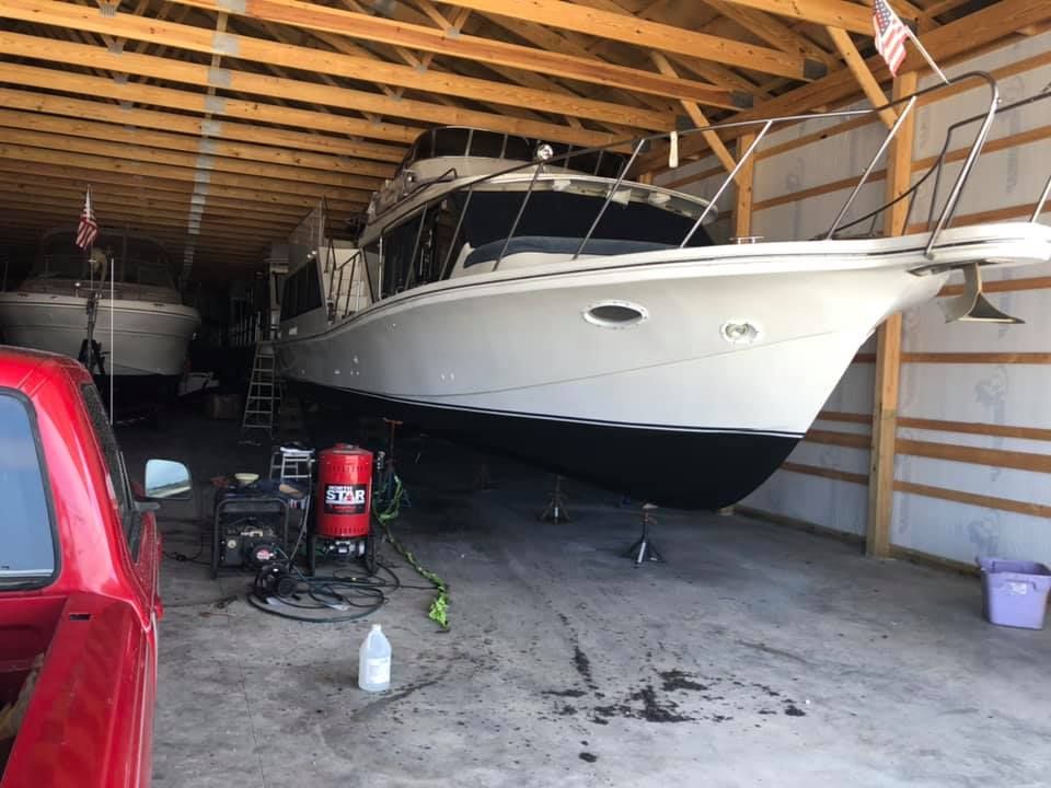 40 SeaRay - Bottom Repair & Paint - Indiana