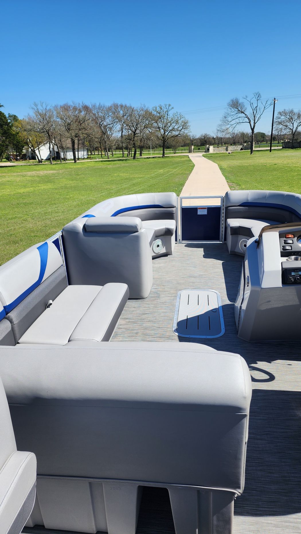Pontoon Detailing Austin TX