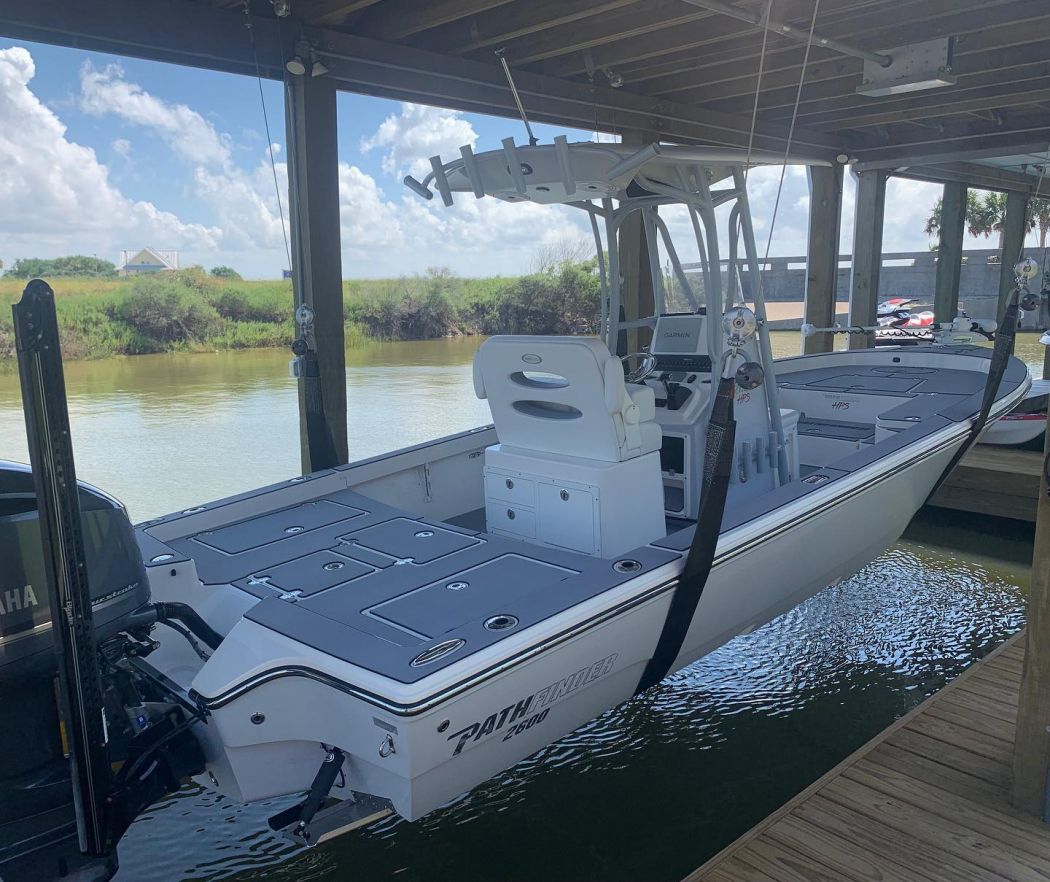 Pathfinder 2600 Center Console SeaDek Installation