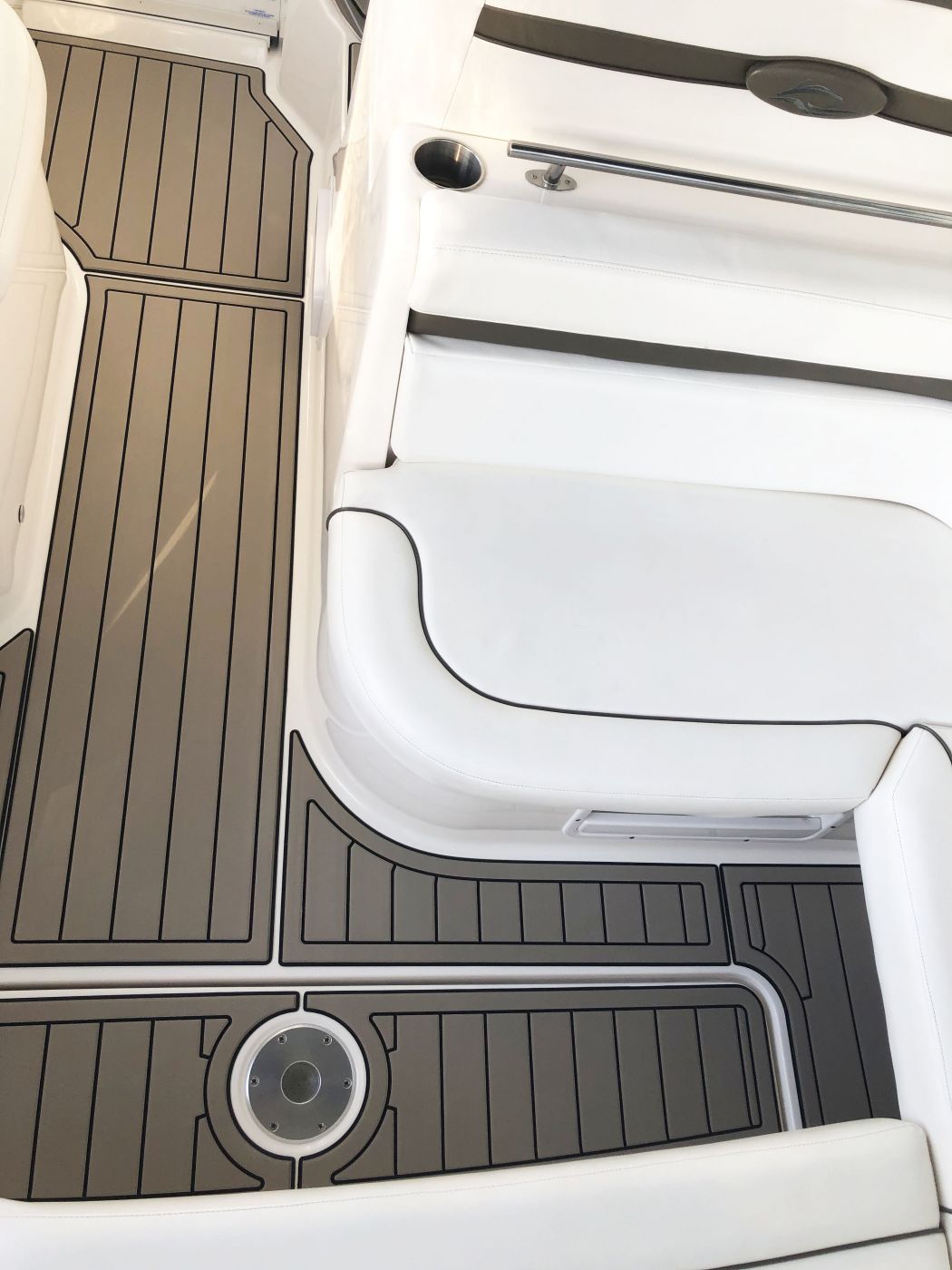 Rinker 350 AquaTraction