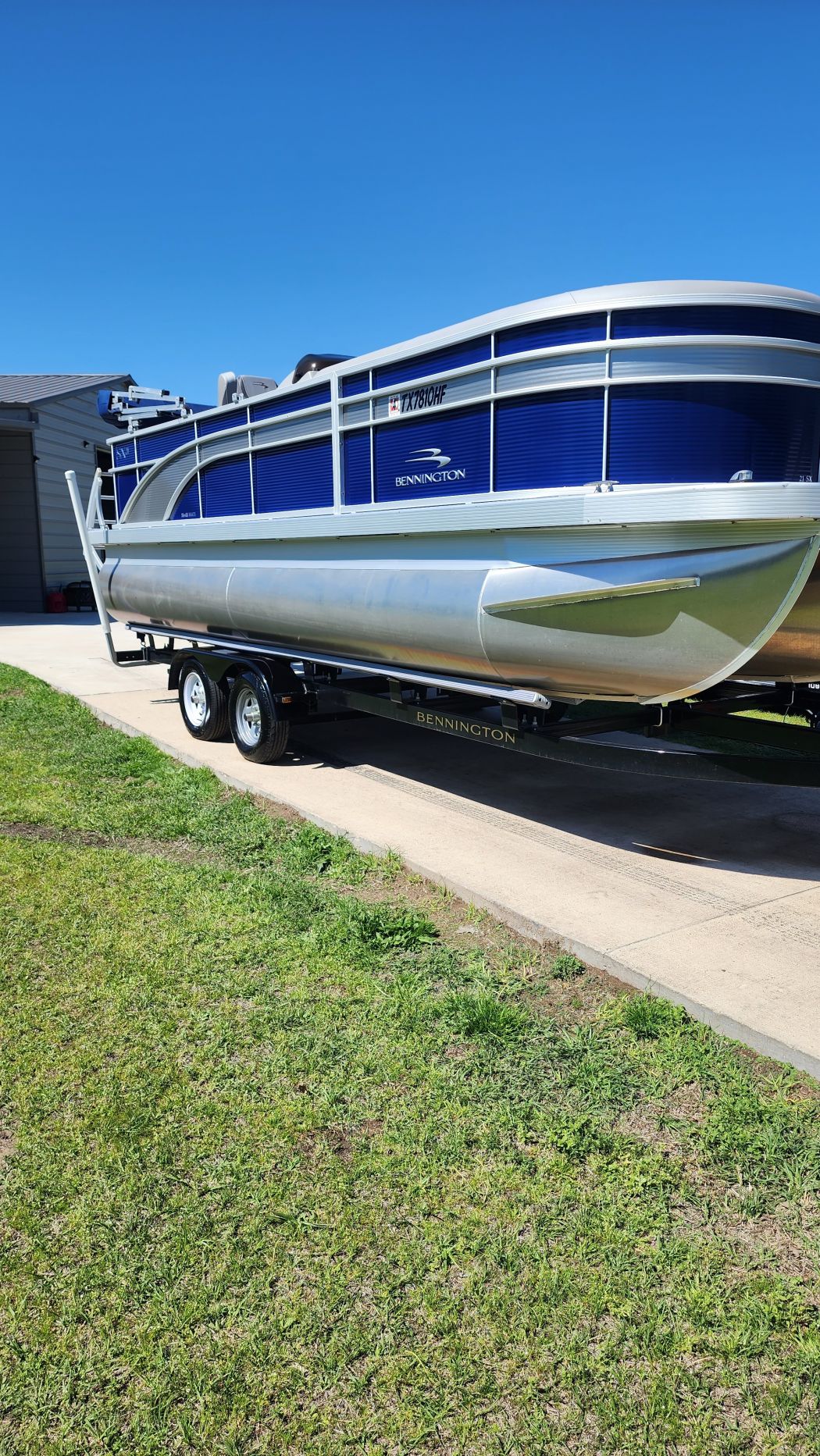 Pontoon Detailing Austin TX