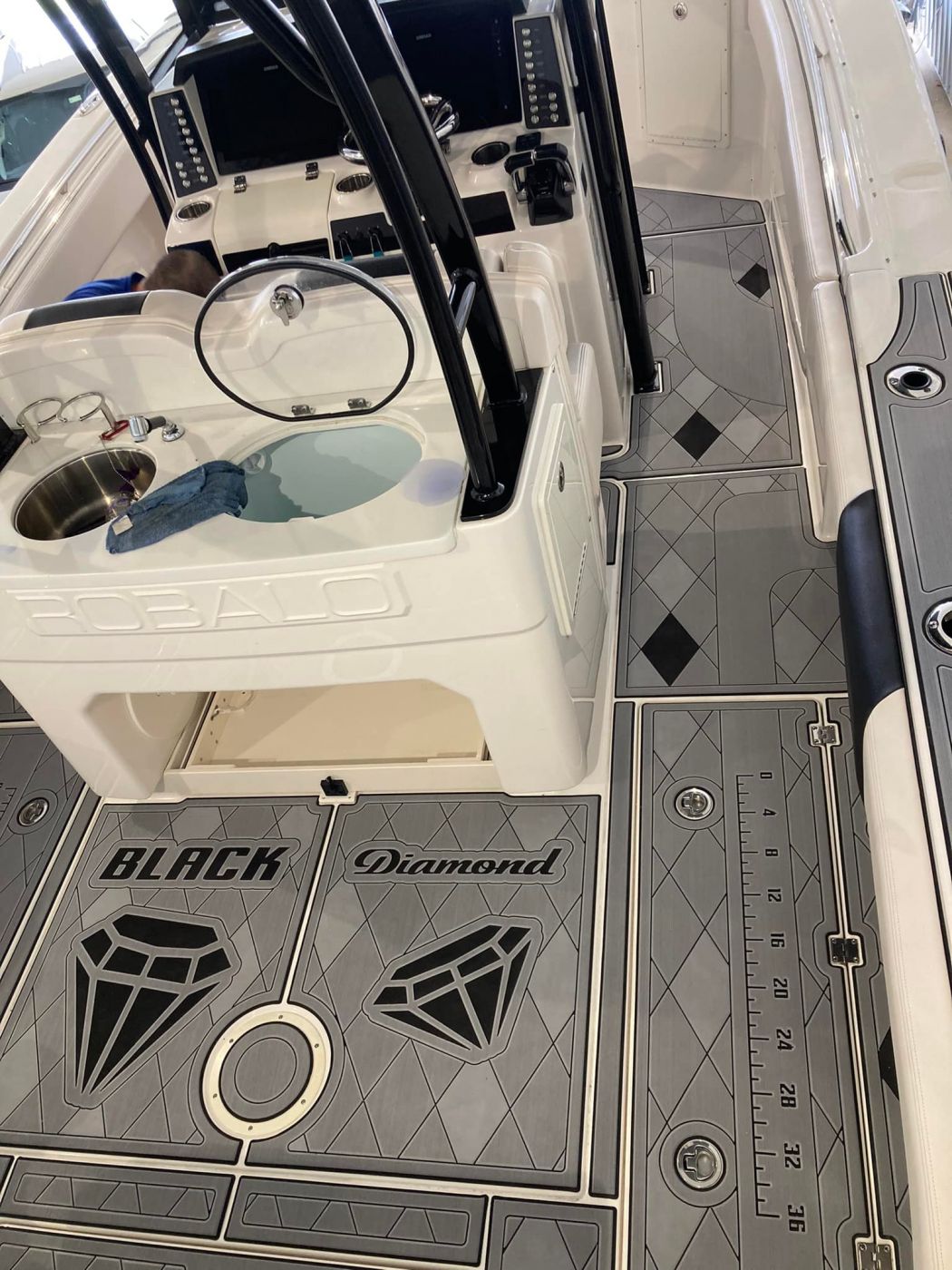 Robolo Center Console SeaDek Flooring