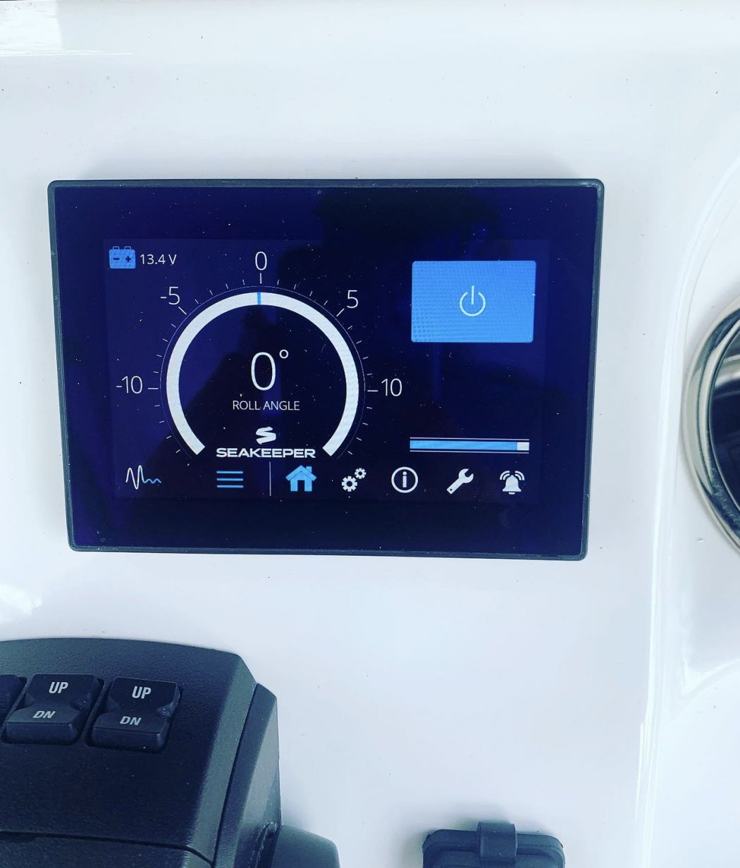30 Sea Hunt "Scotty Dog" Seakeeper Install