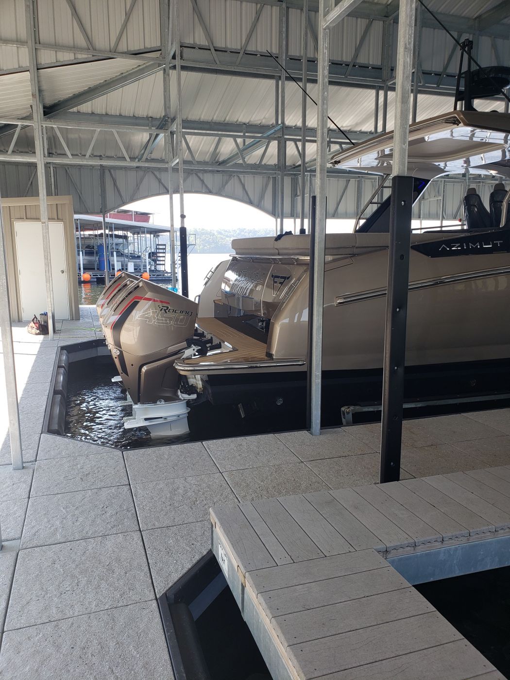 47 Azimut Boat Lift