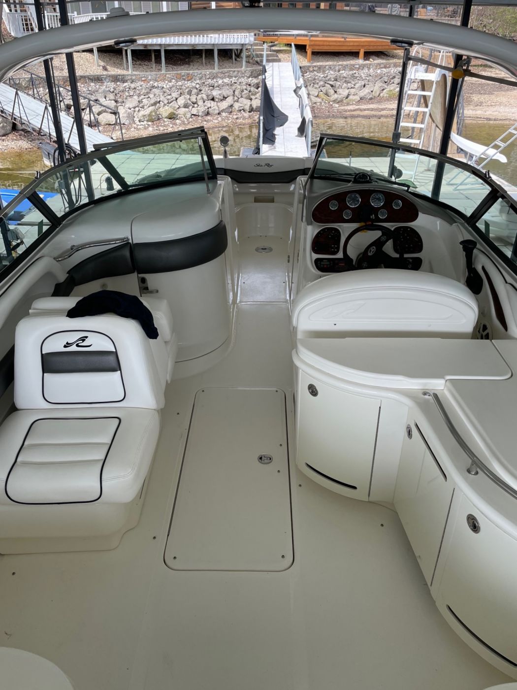 Sea Ray 290 SLX Boat Detailing