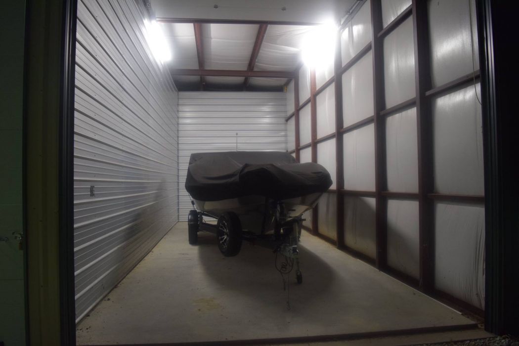 13'x37' Enclosed Bay