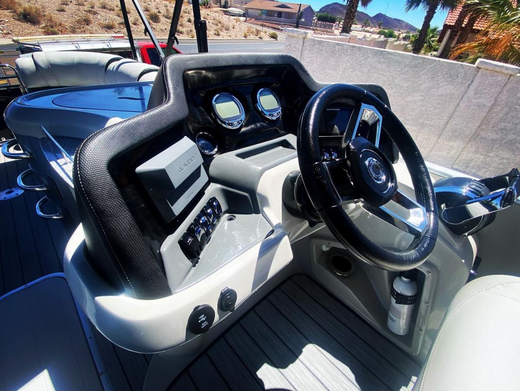 Pontoon Detailing Lake Havasu