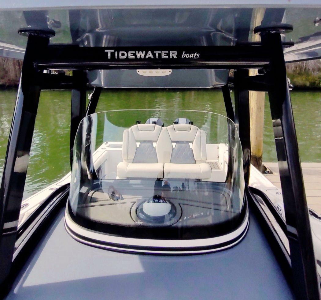 Tidewater 280 Center Console Ceramic Coating